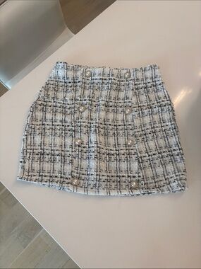 Classic Tweed Pearl-Button Mini Skirt in Ivory Black